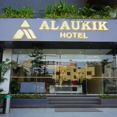 Alaukik Hotel Shirdi Bagian luar foto