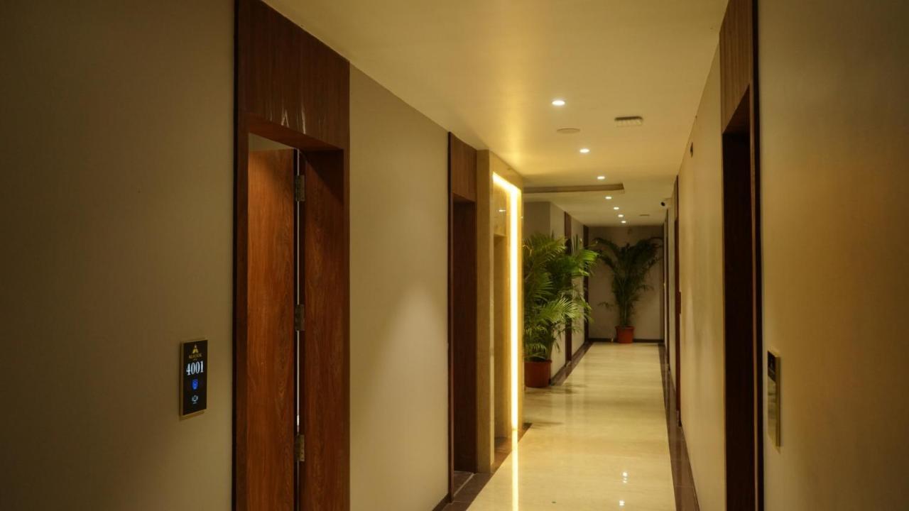 Alaukik Hotel Shirdi Bagian luar foto