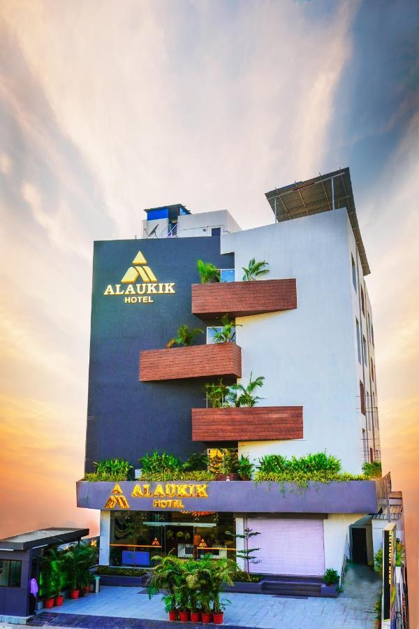 Alaukik Hotel Shirdi Bagian luar foto